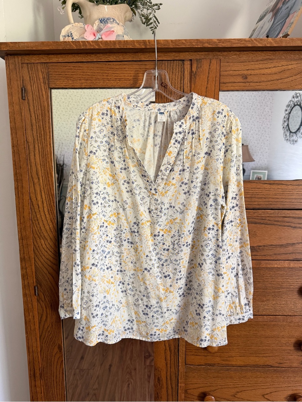 Old Navy L Blouse with Yellow & Blue Floral Print